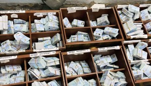 सेवाग्राही विदेशिएपछि पन्ध्र हजार परिचयपत्र थन्कियो