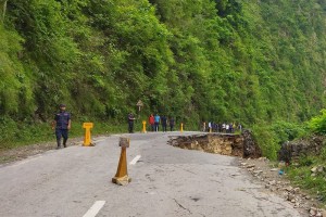 मुग्लिन–आँबुखैरेनी सडक खण्ड सञ्चालन