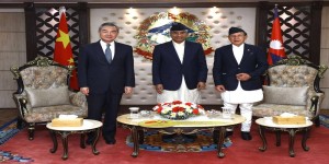 प्रधानमन्त्री देउवा र चिनियाँ विदेशमन्त्रीबीच भेटवार्ता