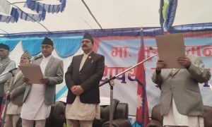 मुख्यमन्त्री कँडेलद्वारा शपथ ग्रहण