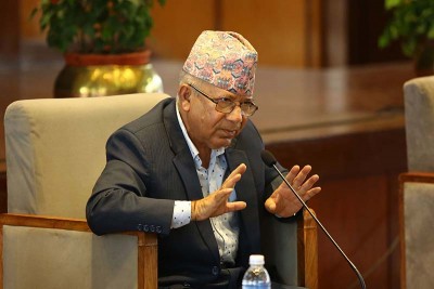 आगामी निर्वाचनमा एमालेलाई पन्छाएरै अघि बढ्छौं : माधवकुमार नेपाल