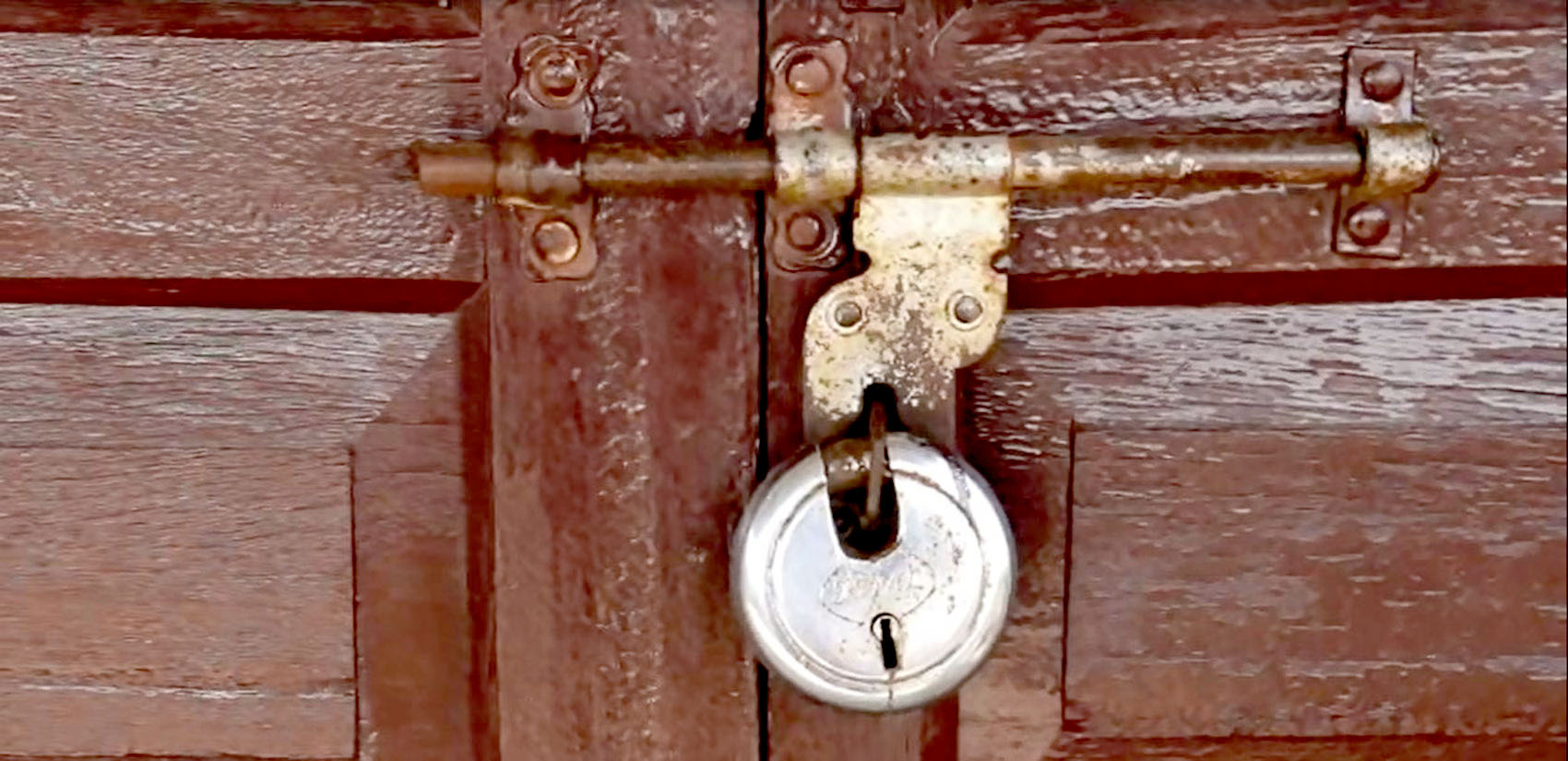 तुलसीपुर उपमहानगरपालिका कार्यालयमा वाणिज्य संघको तालाबन्दी