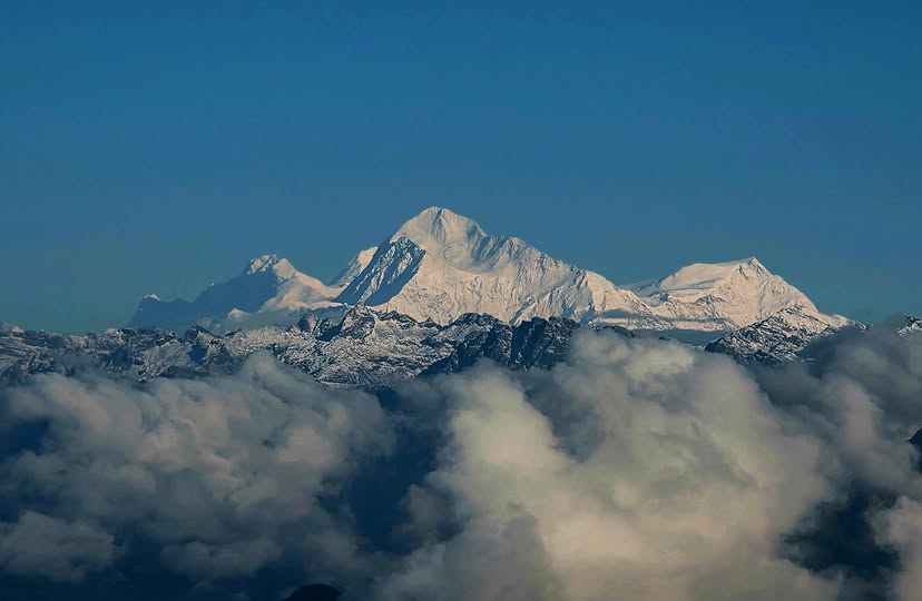 नयाँ वर्षको पहिलो दिन आज विभिन्न कार्यक्रमगरि मनाइँदै, पर्यटकीय क्षेत्रमा घुइँचो