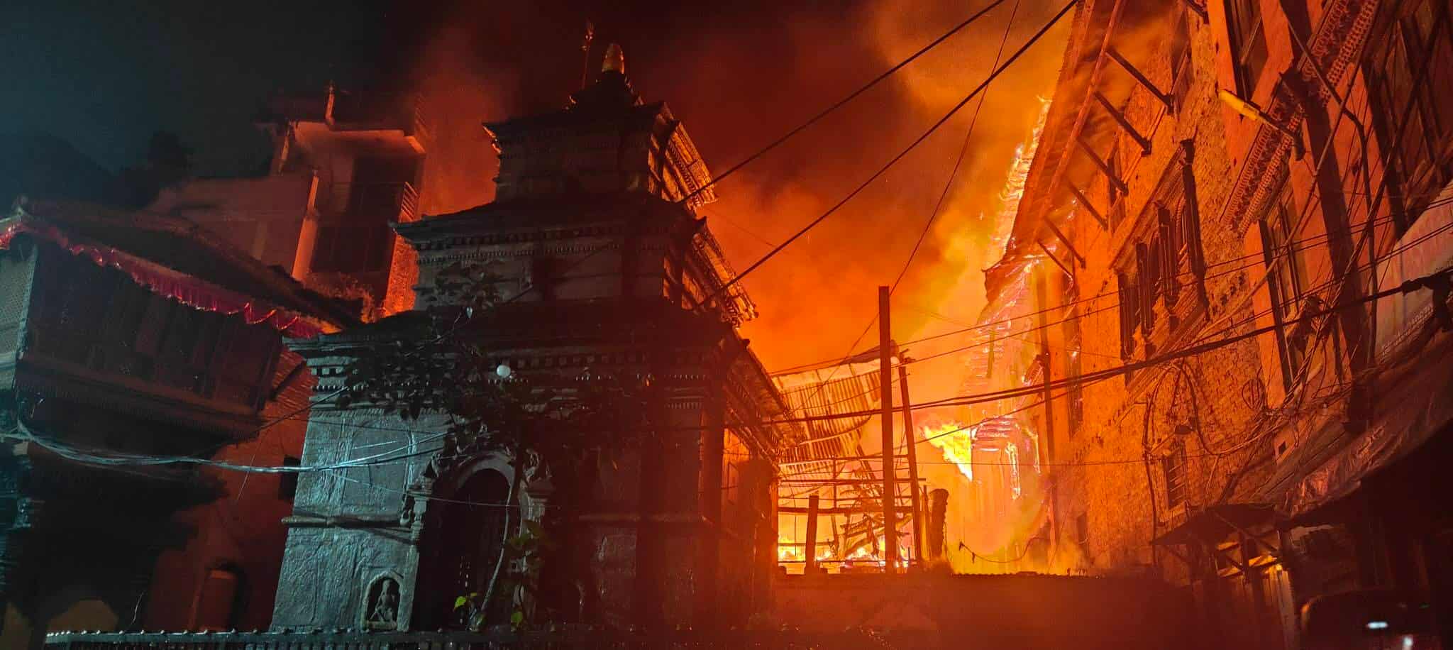 काठमाडौँको भीमसेनस्थानमा बिहानै आगलागी