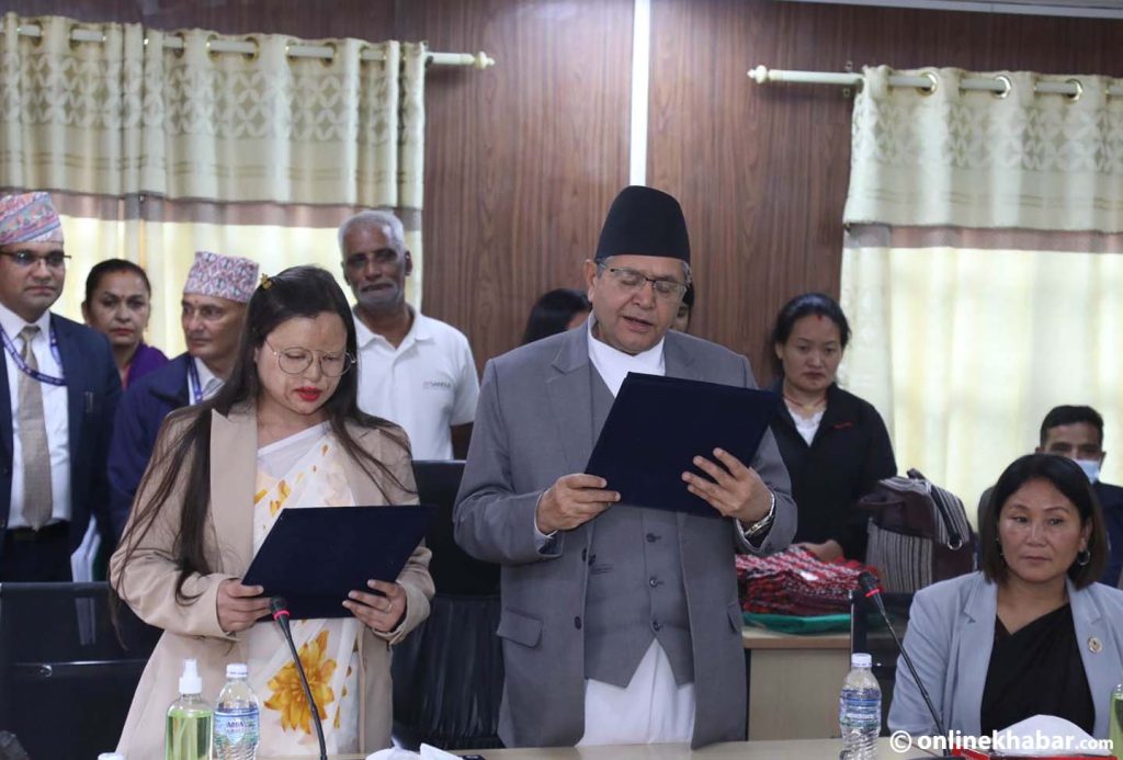 रास्वपा सांसद कंसाकारले लिइन् शपथ