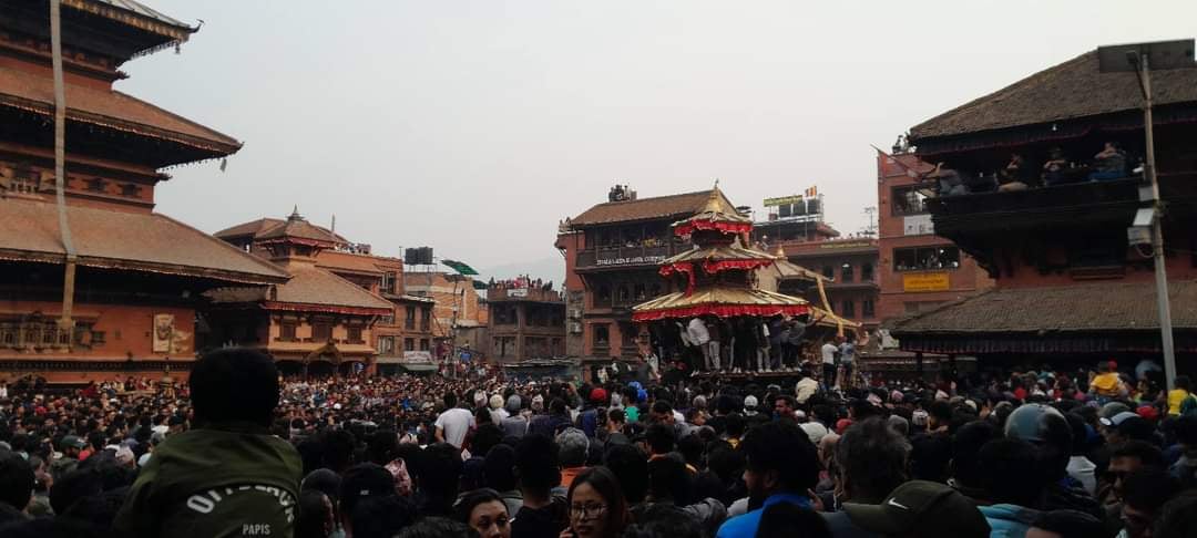 बिस्का जात्रामा भैरवनाथको रथ भाँचियो