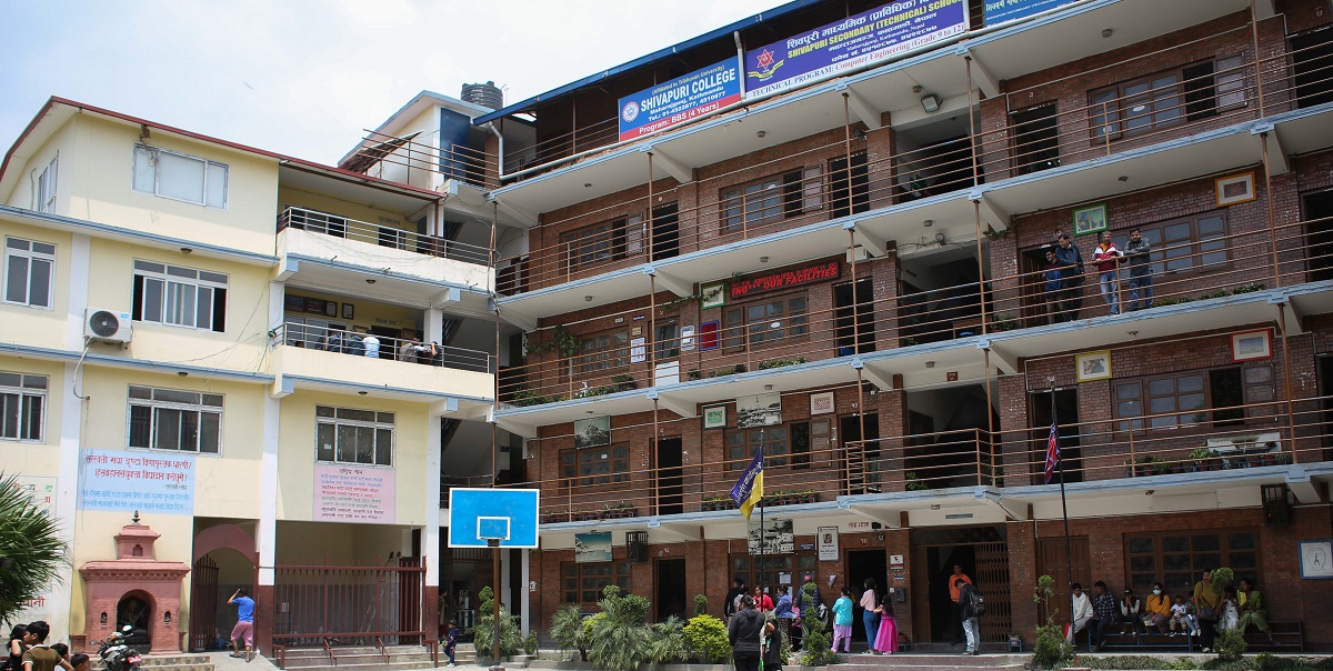 डिजिटल हाजिरीमा ३६ हजार विद्यार्थी-शिक्षक, प्रविधिमैत्री बन्दै काठमाडौं महानगरका विद्यालय