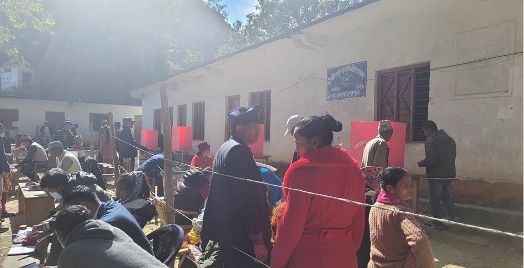 दार्चुलाको शैल्यशिखरमा ३ राउण्ड हवाई फायर, मतदान स्थगित