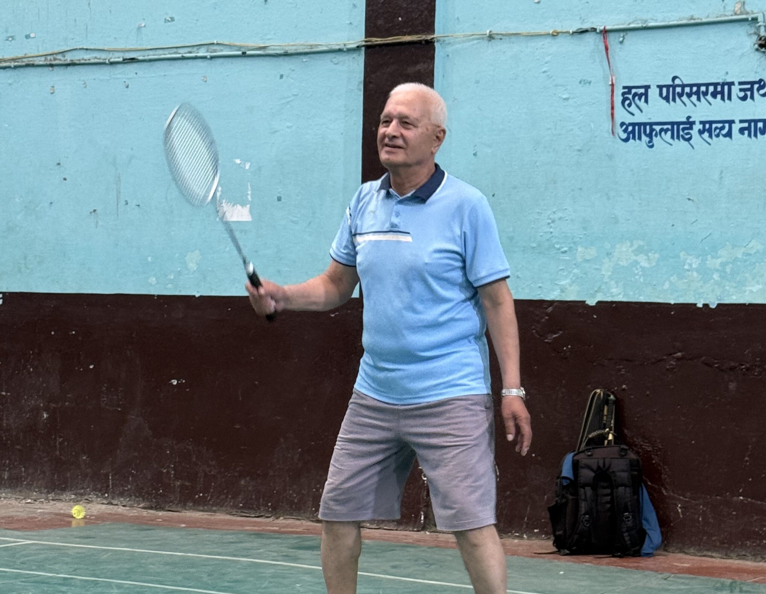 ७३ वर्षको उमेरमा पनि ब्याडमिन्टनप्रति उस्तै मोह, दैनिक कोर्ट पुग्छन् ग्रिस चन्द
