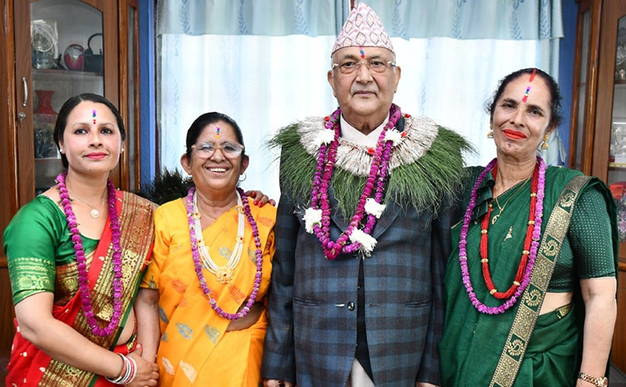 एमाले अध्यक्ष ओलीको भाइटीका