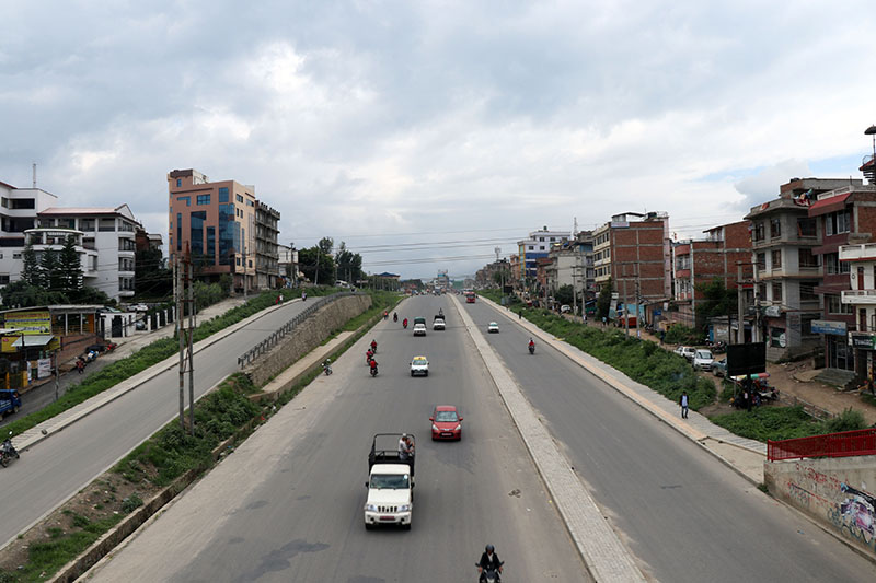 काठमाडौंको तीनकुने क्षेत्रमा हिजो दिउँसोदेखि लगाइएको कर्फ्यू हट्यो