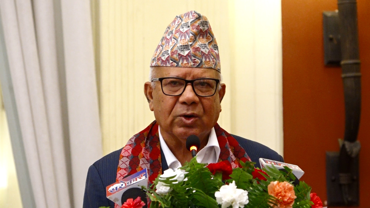 राज्यले व्यवसायलाई बाधा होइन, सहयोग गर्नुपर्छ : माधवकुमार नेपाल