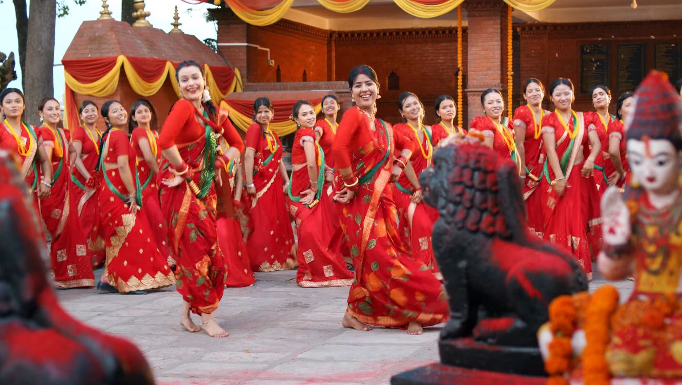 ‘अक्षरा’को तीज गीत ‘नाचौँ बरिलै’ सार्वजनिक, न्यान्सी र रिस्ताको आकर्षक नृत्य