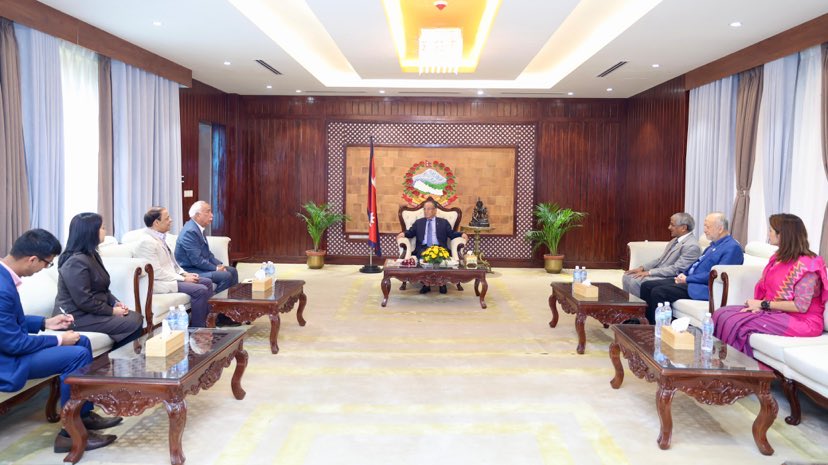 प्राज्ञिकहरूद्वारा प्रधानमन्त्री दाहाललाई धन्यवाद 