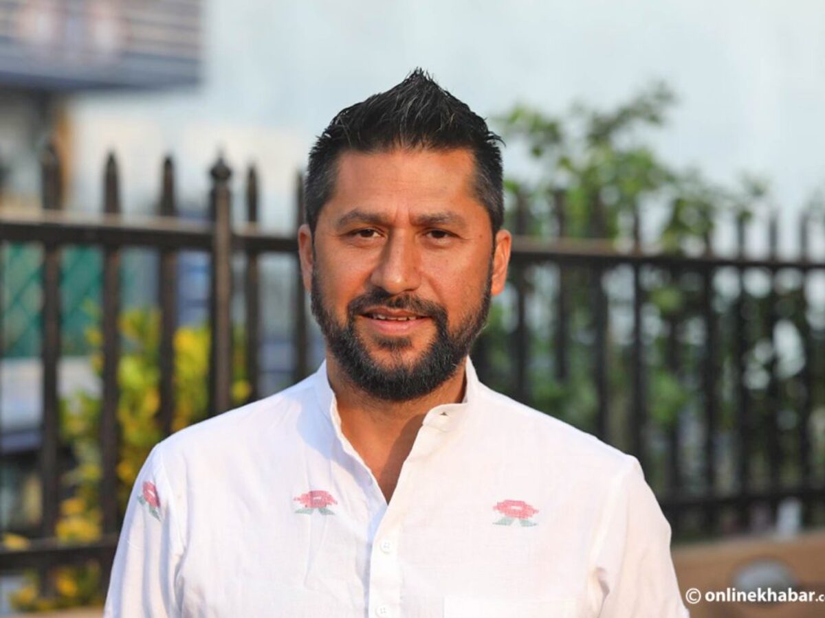 राहदानी दुरुपयोग गरेको भन्दै रवि लामिछानेविरुद्ध सर्वोच्चमा रिट दायर 