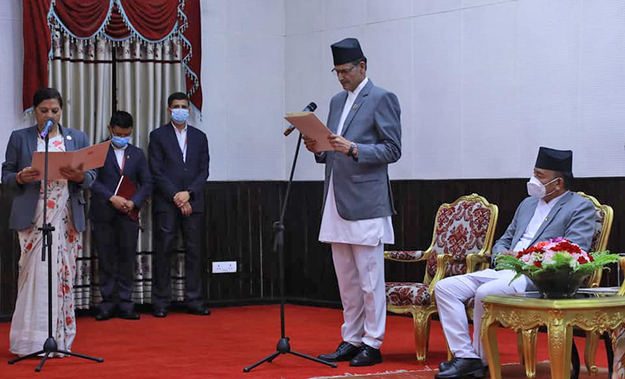 उपसभामुख पुष्पा भूसालले लिइन् शपथ