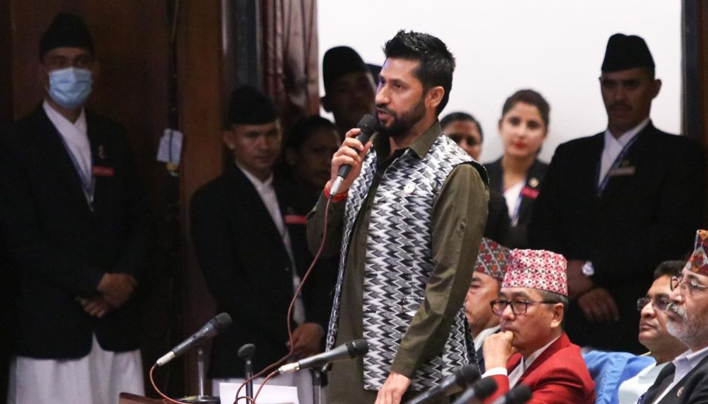 रवि लामिछानेको प्रश्न  : यो संसद ३ दलले बन्धक बनाउन मिल्छ ?