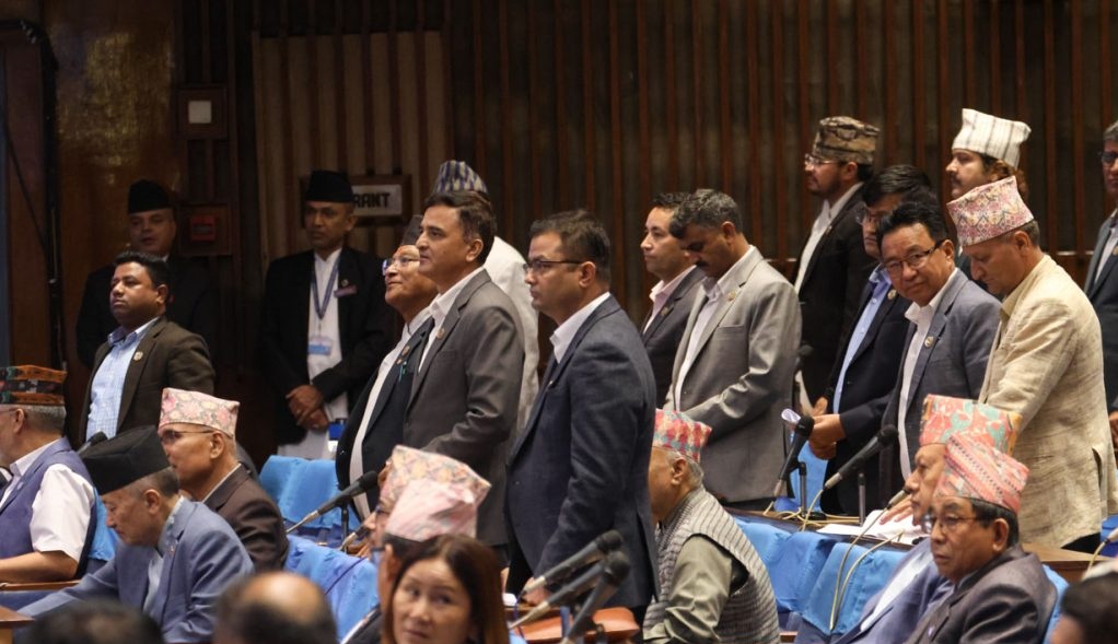 प्रतिनिधिसभामा गृहमन्त्रीको जवाफ, एमालेको अवरोध