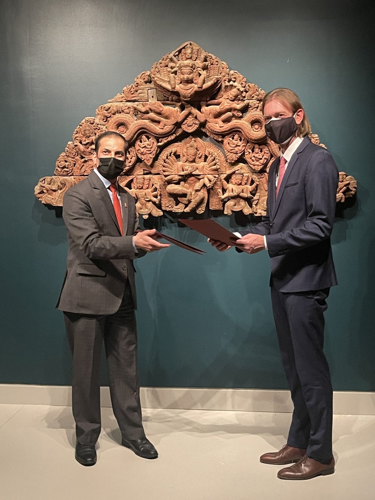 अमेरिका संग्रहालयद्वारा दुई पुरातात्विक सम्पदा नेपाललाई हस्तान्तरण, चाँडै नेपाल ल्याइने