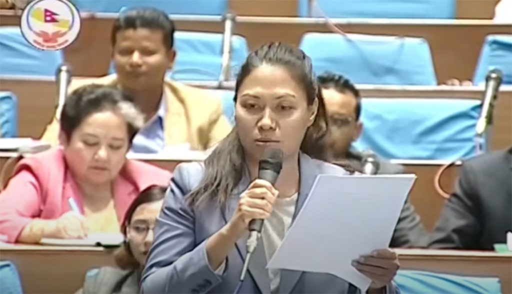 संसदमा टि-सर्ट र जिन्स लगाउन रोक्‍नु नयाँ पुस्तामाथिकै रणनीतिक हमला हो  : सुमना श्रेष्ठ