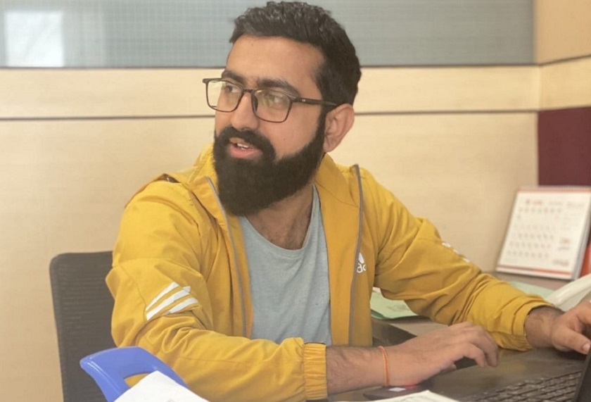 स्टान्डप कमेडियन अपूर्व सिंह पक्राउ