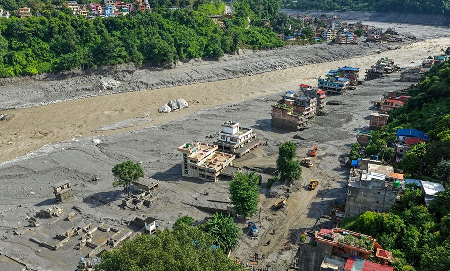 भोटेकोशीमा बाढीको जोखिम कायमै, तल्लो तटीय क्षेत्रमा उच्च सतर्कता