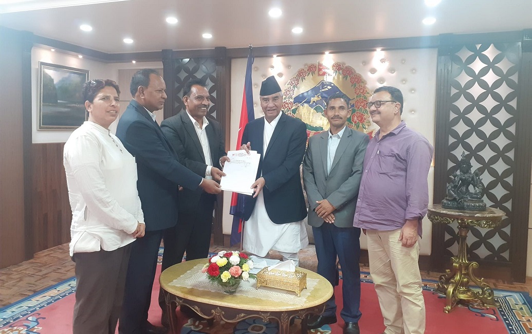 नेकपा बहुमत पार्टीले बुझायो प्रधानमन्त्रीलाई ज्ञापन–पत्र