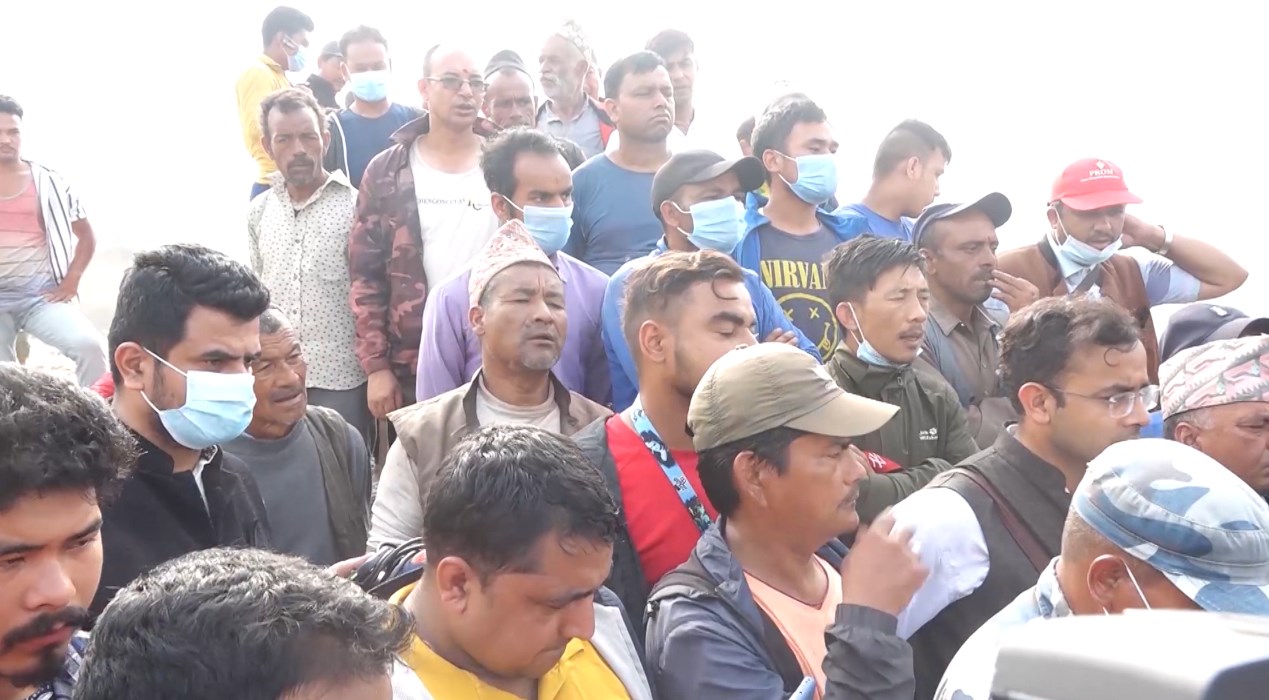 सम्झौता कार्यान्वयन नभएको भन्दै बञ्चरेडाँडाका स्थानीय आक्रोशित