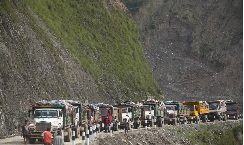 बञ्चरेडाँडामा आज पनि फोहोर फाल्न अवरोध, सयौं सुरक्षाकर्मी परिचालन