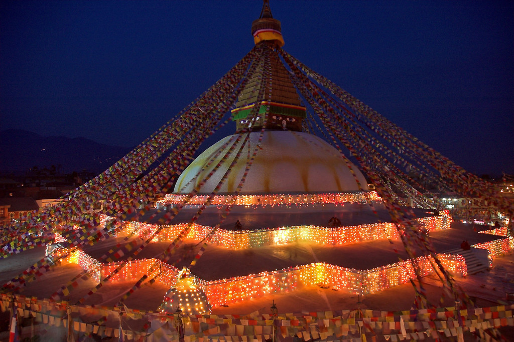 बौद्धमा दिवङ्गत पितृका नाममा बत्ती बालेका भक्त लागे बालाजु