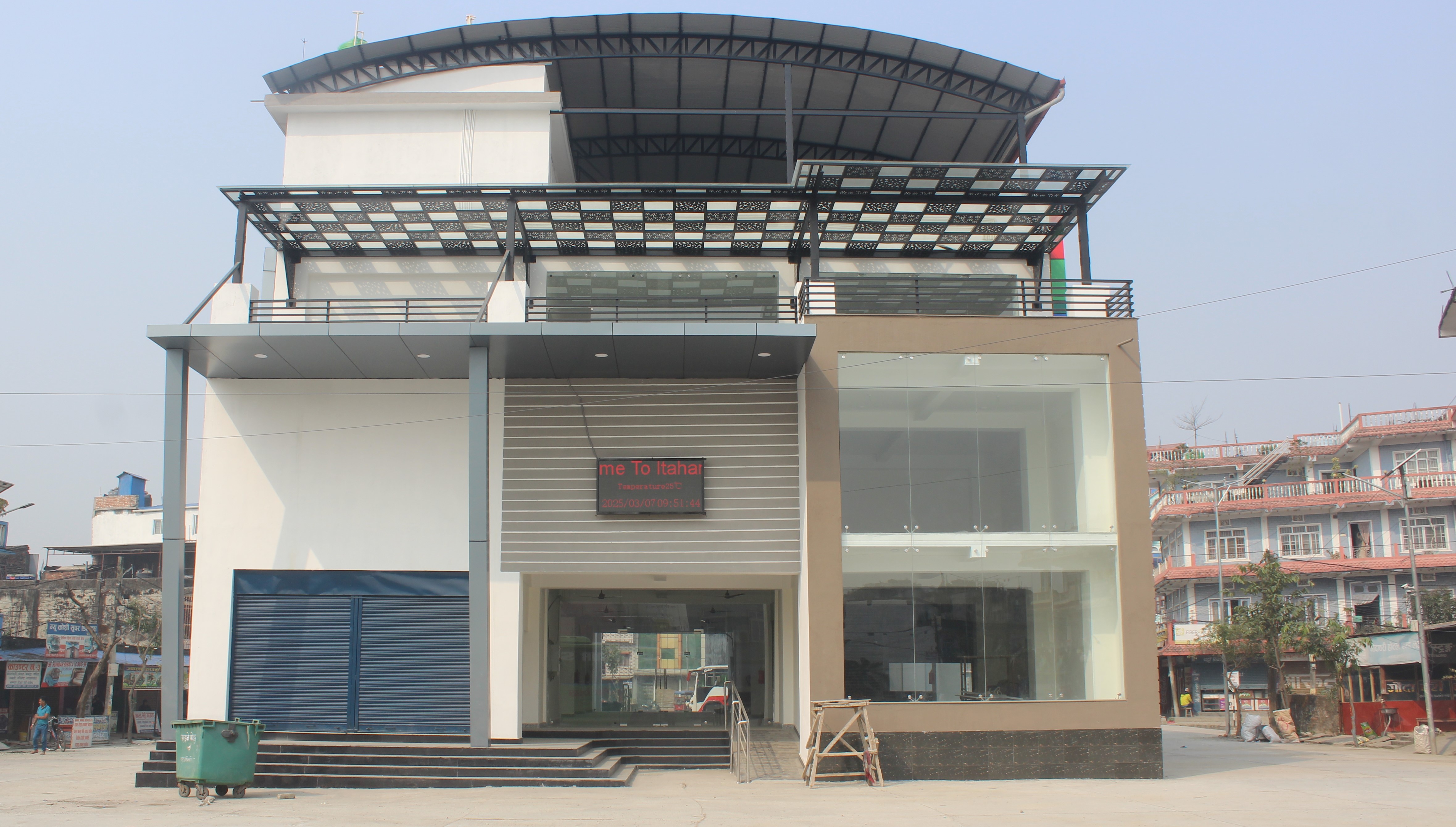 सम्झौताको समयभन्दाअघि नै इटहरी बसपार्क निर्माण