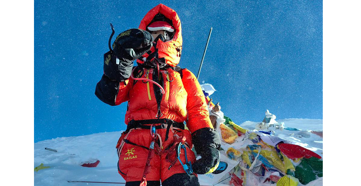 सोह्र वर्षीया चिनियाँ युवतीले गरिन् सगरमाथाको सफल आरोहण