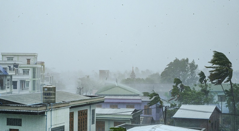 मोका चक्रवात बङ्गलादेश र उत्तरी म्यान्मारको तटीय क्षेत्रभित्र प्रवेश