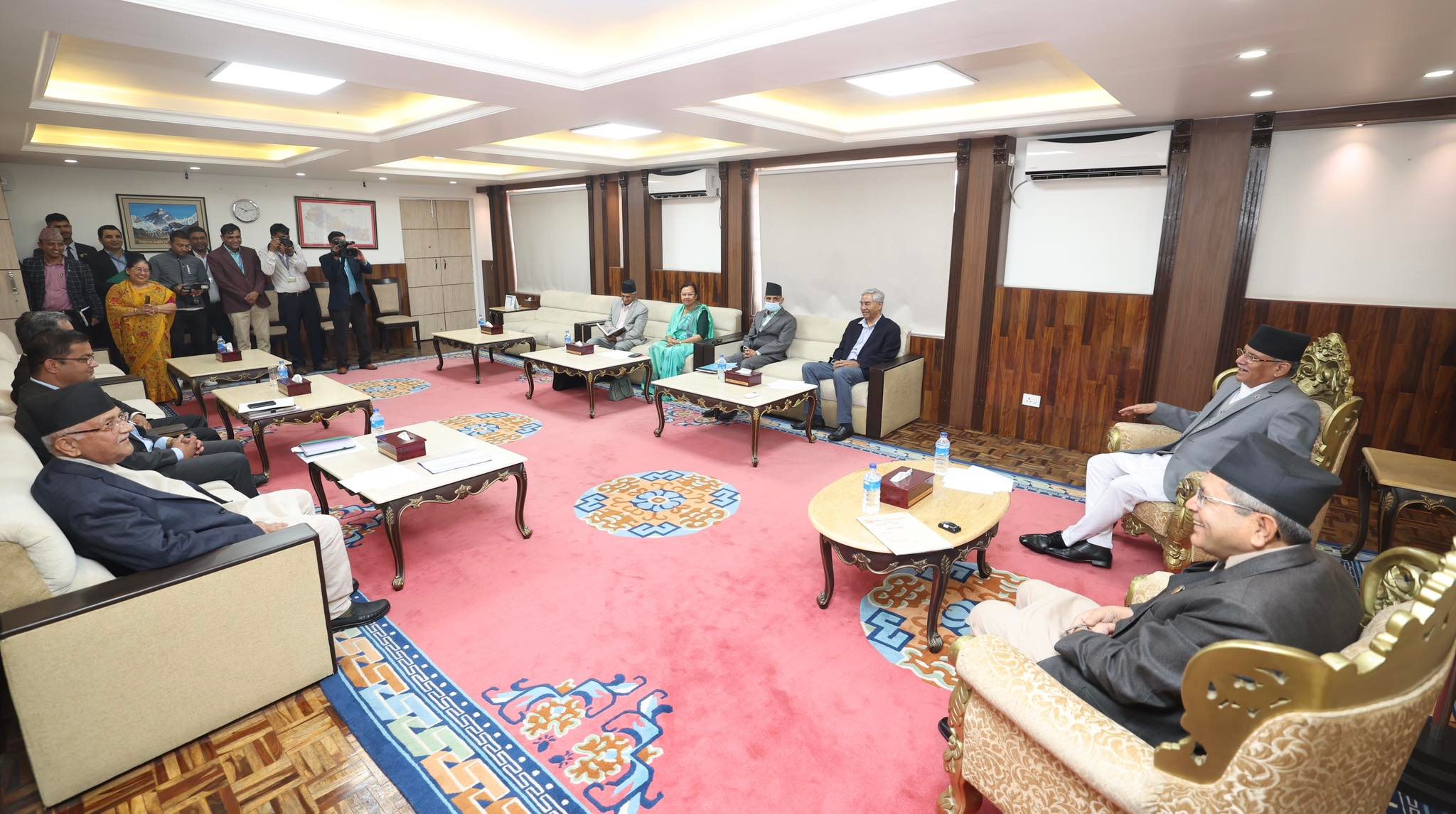 सभामुख निवासमा  प्रधानमन्त्रीसहित प्रमुख तीन दलका शीर्ष नेताहरुबिच छलफल