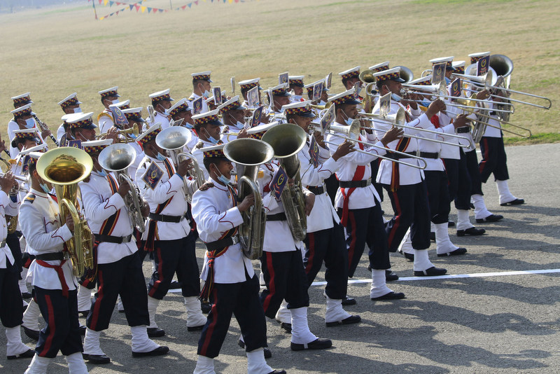 प्रजातन्त्र दिवस : शान्तिका दूत परेवा र रंगीचंगी बेलुन उडाइ मनाइँयो 