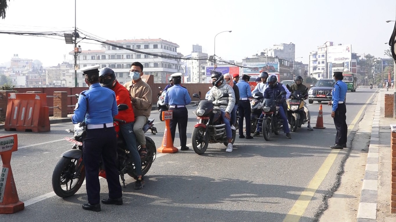 उपत्यकामा आठ महिनामा ५ लाख ६१ हजार गाडी कारबाहीमा