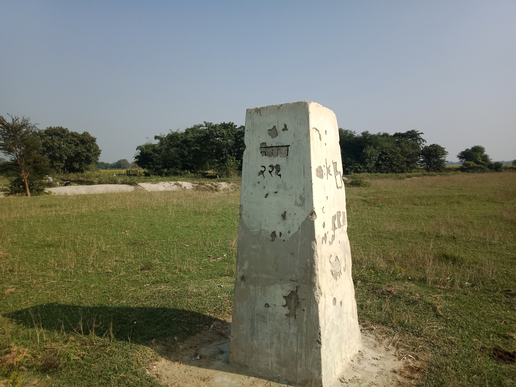 बाँकेमा नेपाल भारतबीचका १६ सीमा स्तम्भ हराए   