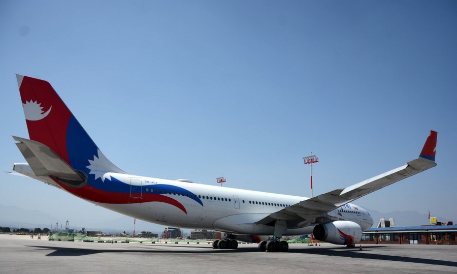 मुम्बई उड्न लागेको नेपाल एयरलाइन्सको जहाजबाट १४१ यात्रु ओरालियो, १ जना पक्राउ