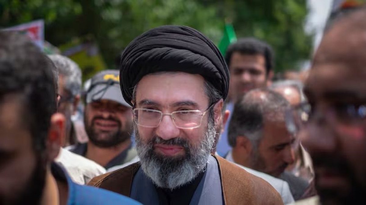 इरानमा खामेनीका छोरा मोज्तबालाई उत्तराधिकारी बनाउने तयारी, इजरायलको कडा चेतावनी