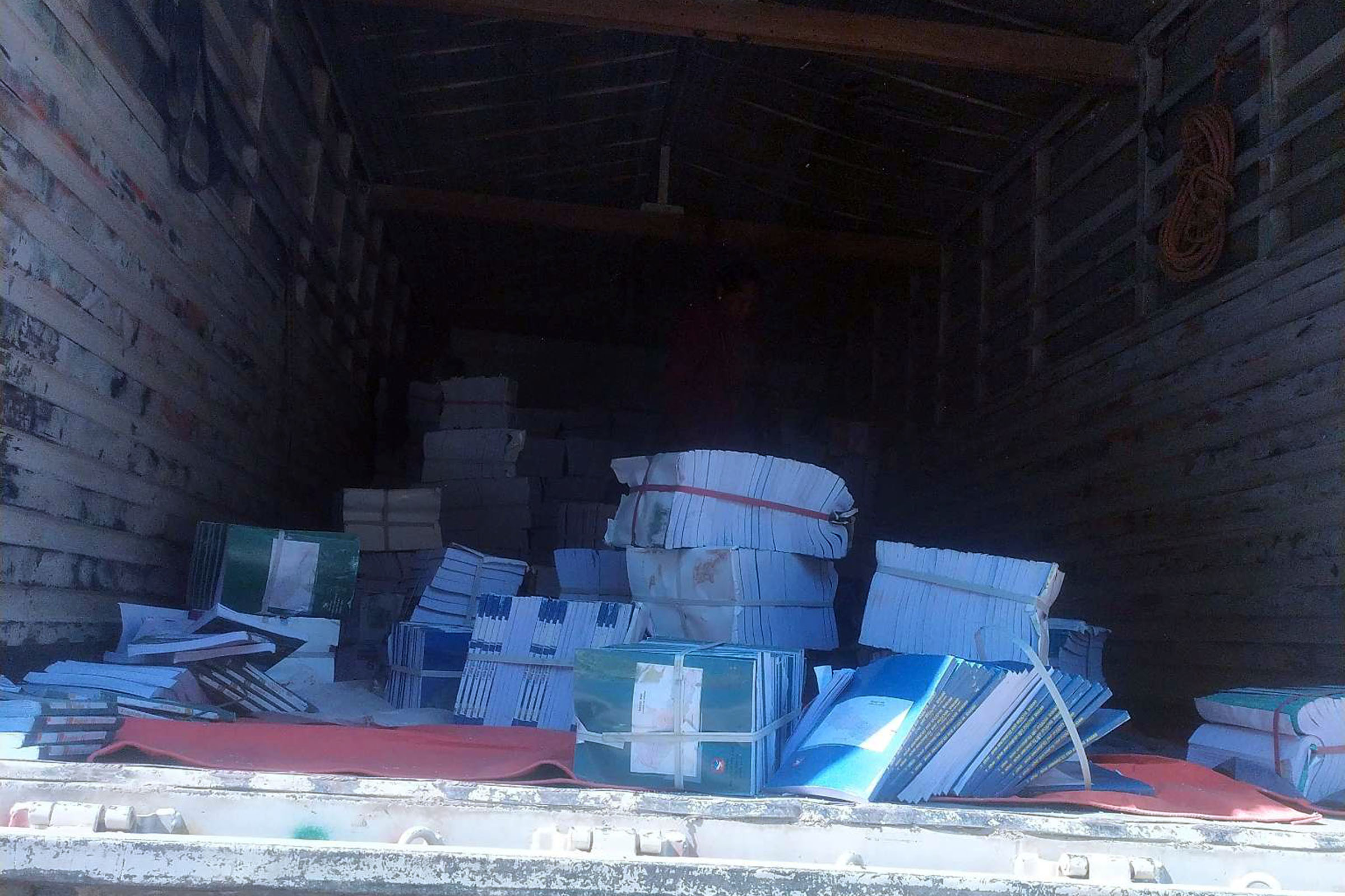 शैक्षिक सत्र सुरू हुनुअगावै हुम्लामा पुग्यो पाठ्यपुस्तक