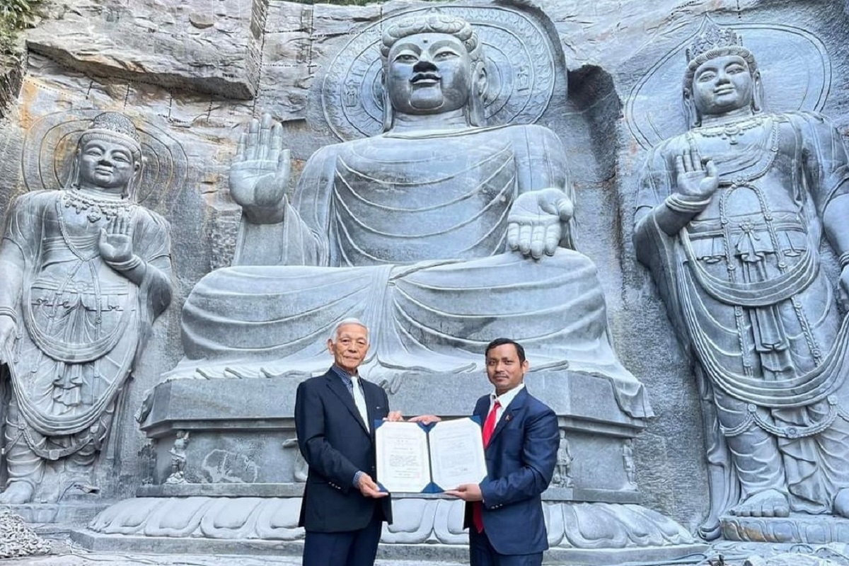 जापानमा ६५ फिट अग्लो बुद्धकाे मूर्ति बन्याे