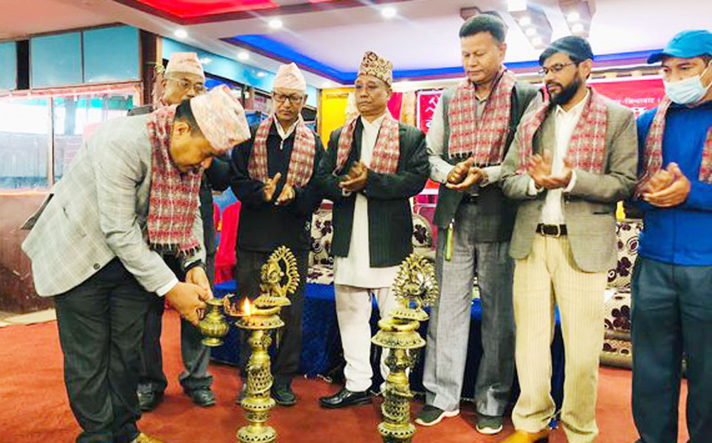 भक्तपुर नगरपालिकामा अप्रत्यक्ष रुपमा एमालेले शासन गरिरहेको छ : नेता बस्नेत