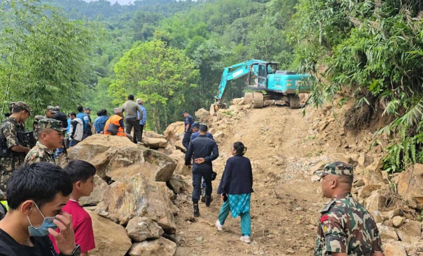 मेची राजमार्गको वैकल्पिक मार्ग अझै सञ्चालनमा आएन