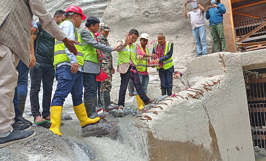 मेलम्चीको पानी पुनः सुरुङबाट काठमाडौंतर्फ छाडियो