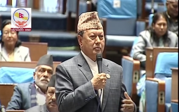 प्रेम आचार्यका छोरीहरुलाई स्नातकसम्म निःशुल्क पढाउने कांग्रेस सांसद बस्नेतको घोषणा