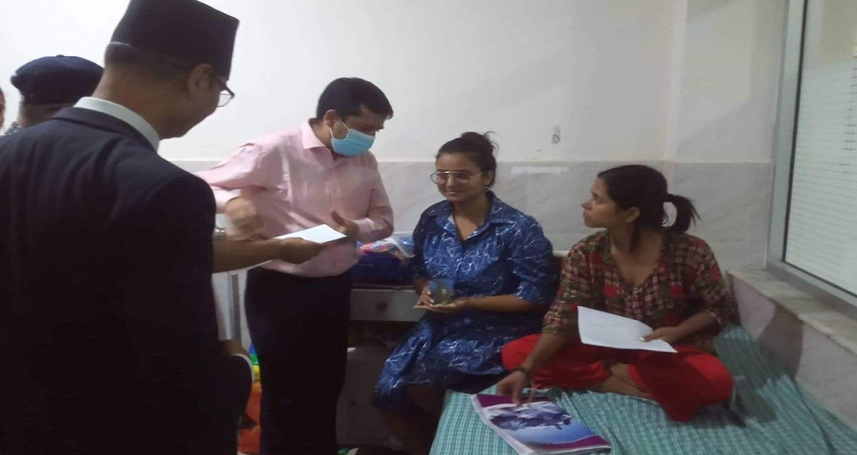 शिवराज श्रेष्ठसँग मिल्यो निहारिकाको छोराको डिएनए