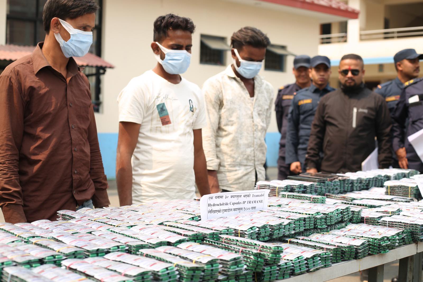 देशका विभिन्न जिल्लाबाट लागुऔषधसहित १३ जना पक्राउ