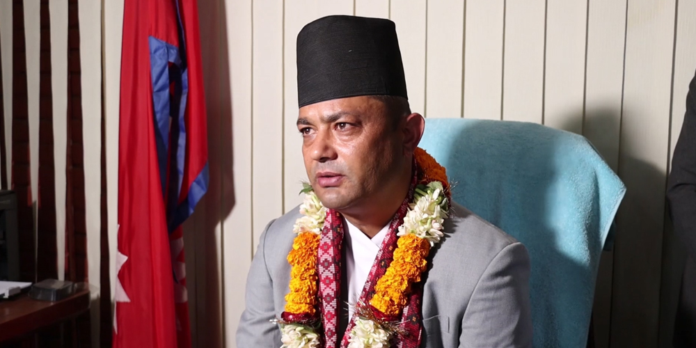 सबै नेपालीमा स्वास्थ्य सेवाको पहुँच सुनिश्चित गर्नेगरी काम गर्छु : स्वास्थ्य मन्त्री गिरी