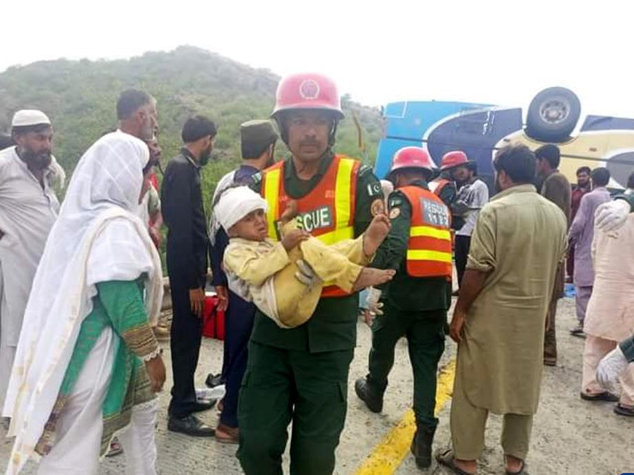 पाकिस्तानको पञ्जाबमा बस-भ्यान ठोक्किँदा १४ जनाको ज्यान गयो, १६ घाइते