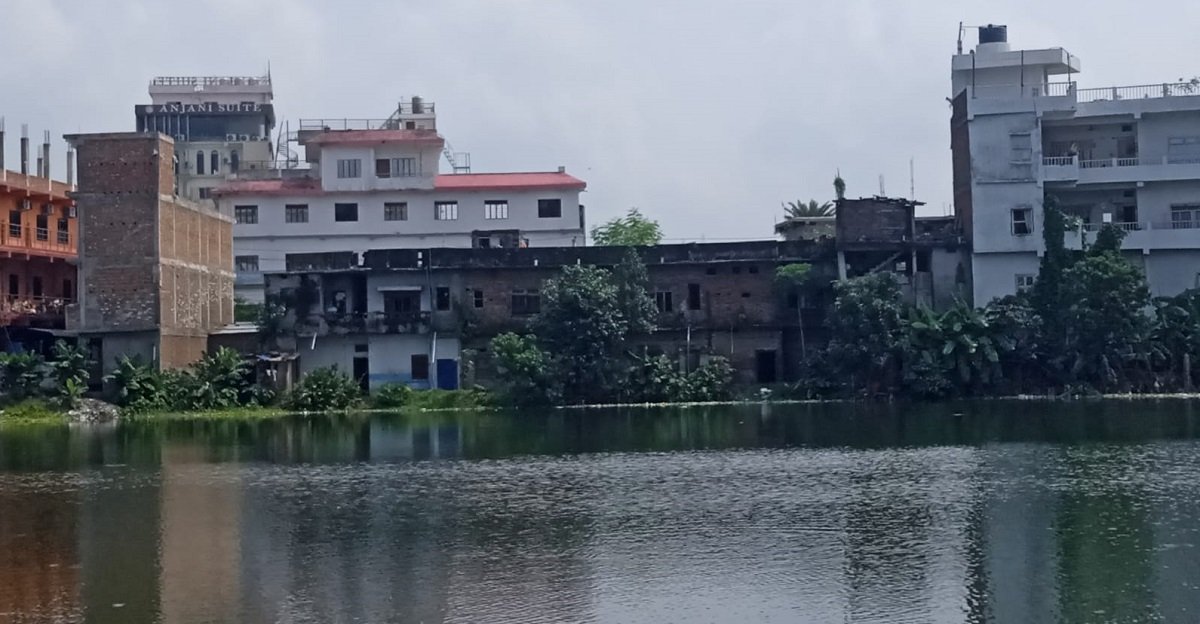 जनकपुरका ७ पोखरीको डिलमा डोजर चल्ने, ४२ घरटहरा हटाइने तयारी